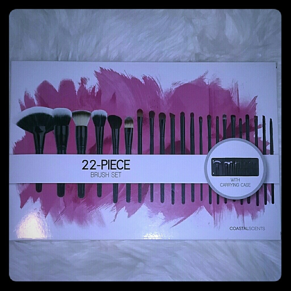 22 Piece Brush Set Coastal Scents